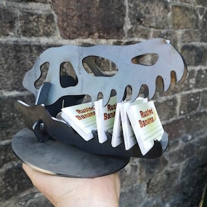 Porte-cartes de visite tête de raptor en acier en métal pour foires artisanales et étals de magasin / crâne de T-Rex / sculpture en métal / présentoir
