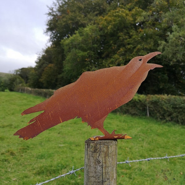 Rusty Metal Cawing Crow Fence Post Topper / Raven / Bird Art / Garden Sculpture / Pagan Gift / Rustic / Boho / Ornament / 3D