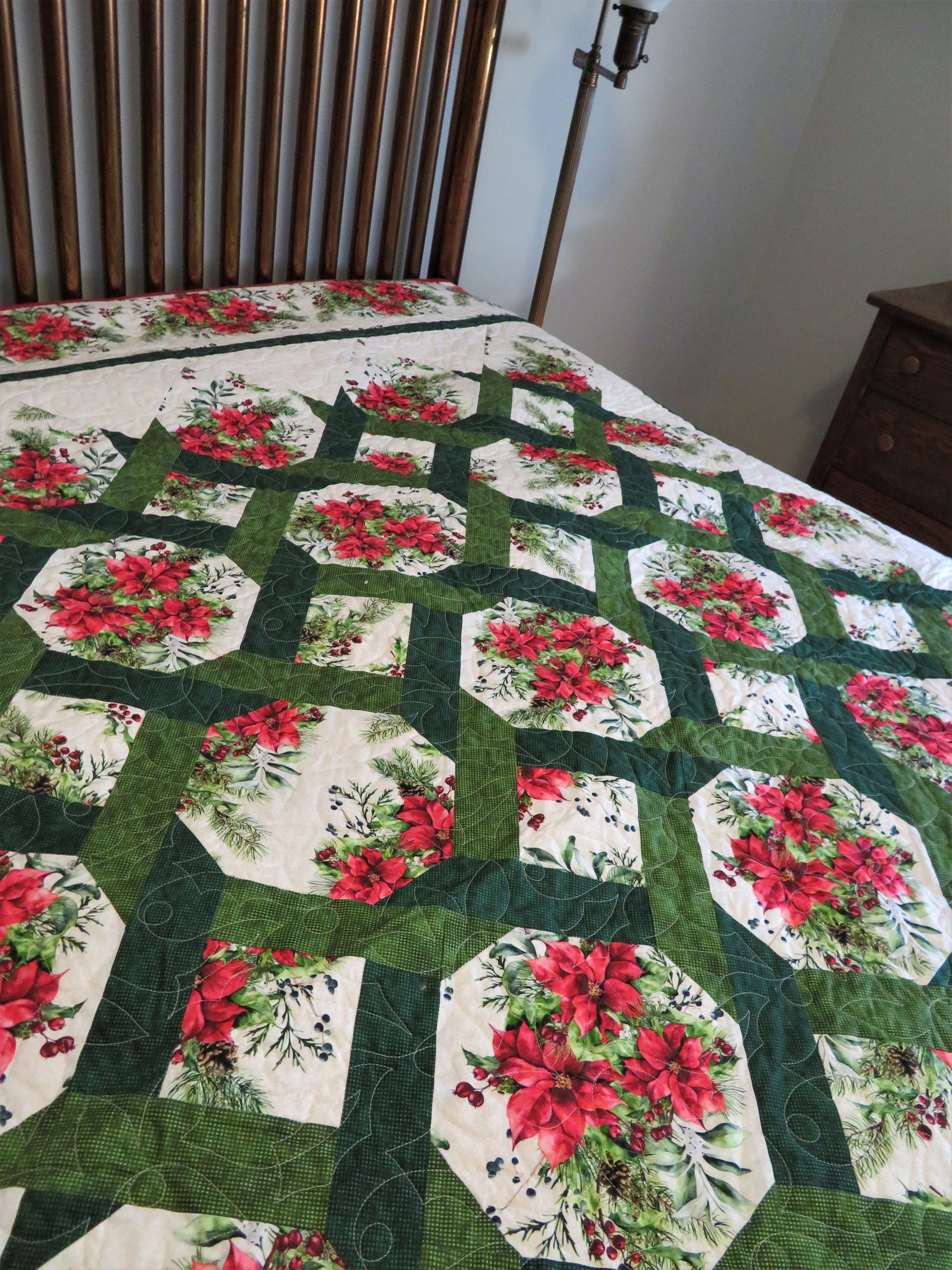 bulk buying Poinsettias and Evergreen Sprig on Trellis Quilt edrid.ru