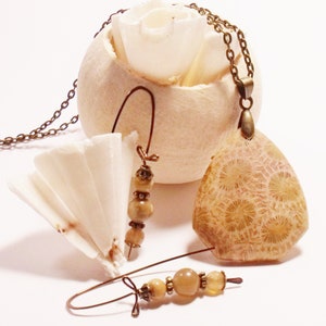 Nippmo Fossil Gemstone - Arrowhead shaped Pendant SET Gemstone Pendant Bead
