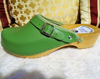 clogs green