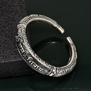 Aum amriteshwaryai namaha healing bracelet best sale