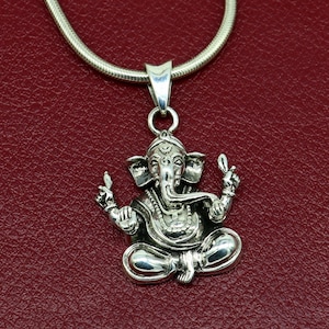 Silver ganesh 2025 pendant online