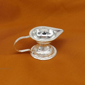 Vintage design Solid silver handmade kappor dani , silver temple utensils, silver diya, deepak, silver single joth kapoor Aarti art su412