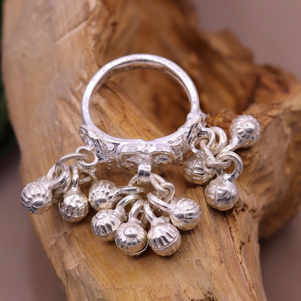 Sterling silver handmade gorgeous charm ring with fabulous noisy bells, excellent belly dance tribal antique jewelry india sr0208