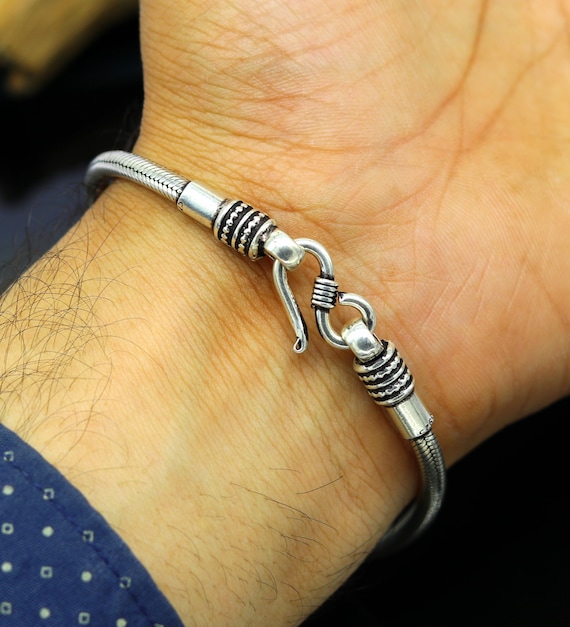 Astonishing Vintage Native American Navajo Chain Sterling Silver Bracelet Astonishing Vintage Native American Navajo Chain Sterling Silver Bracelet