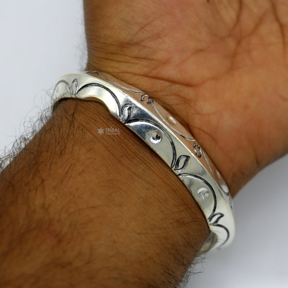 Remarkable Vintage Native American Navajo Sterling Silver Rug Designs Heavy Bracelet Remarkable Vintage Native American Navajo Sterling Silver Rug Designs Heavy Bracelet