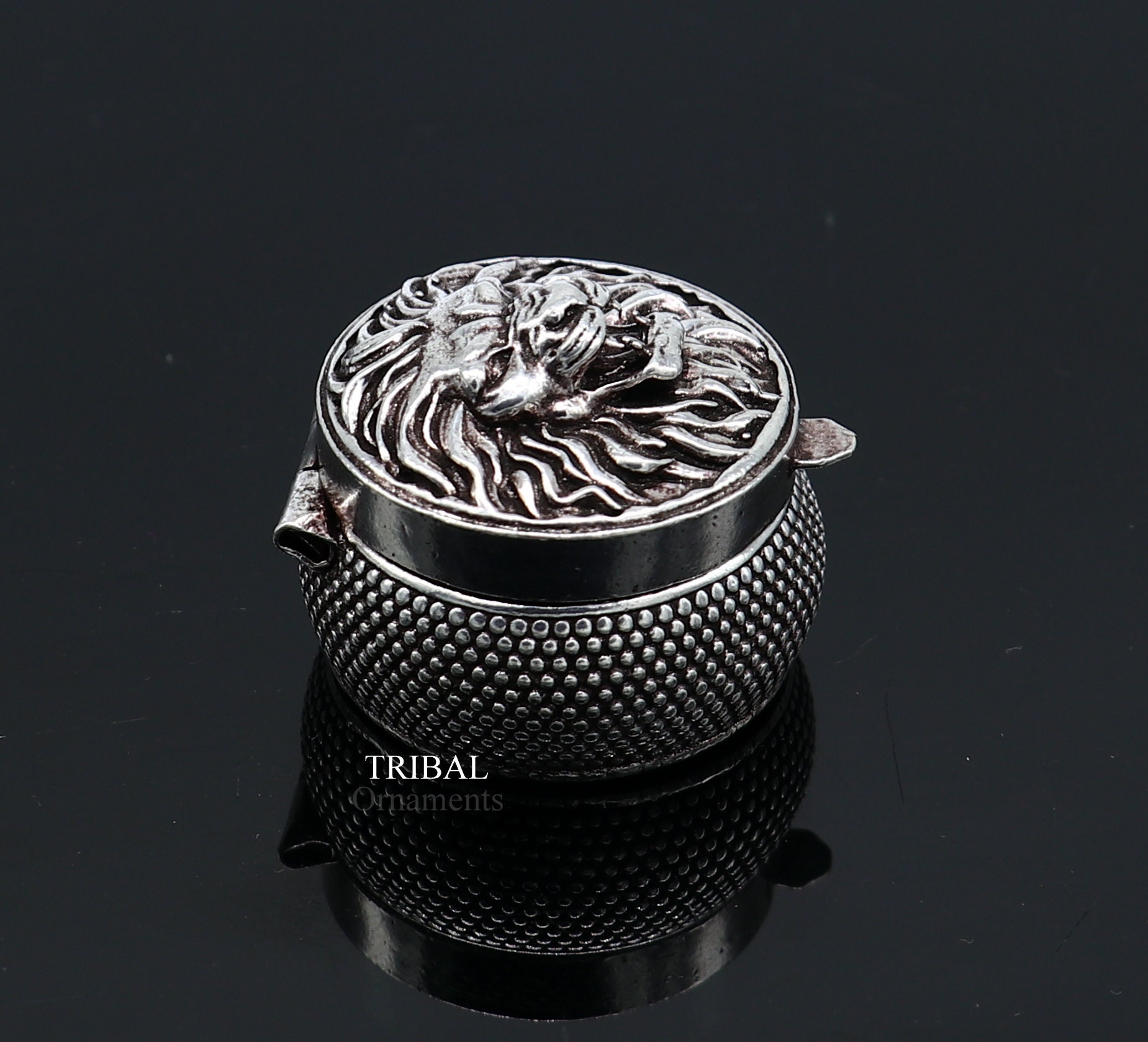 Vintage Lion Design Sterling Silver Handmade Trinket Box