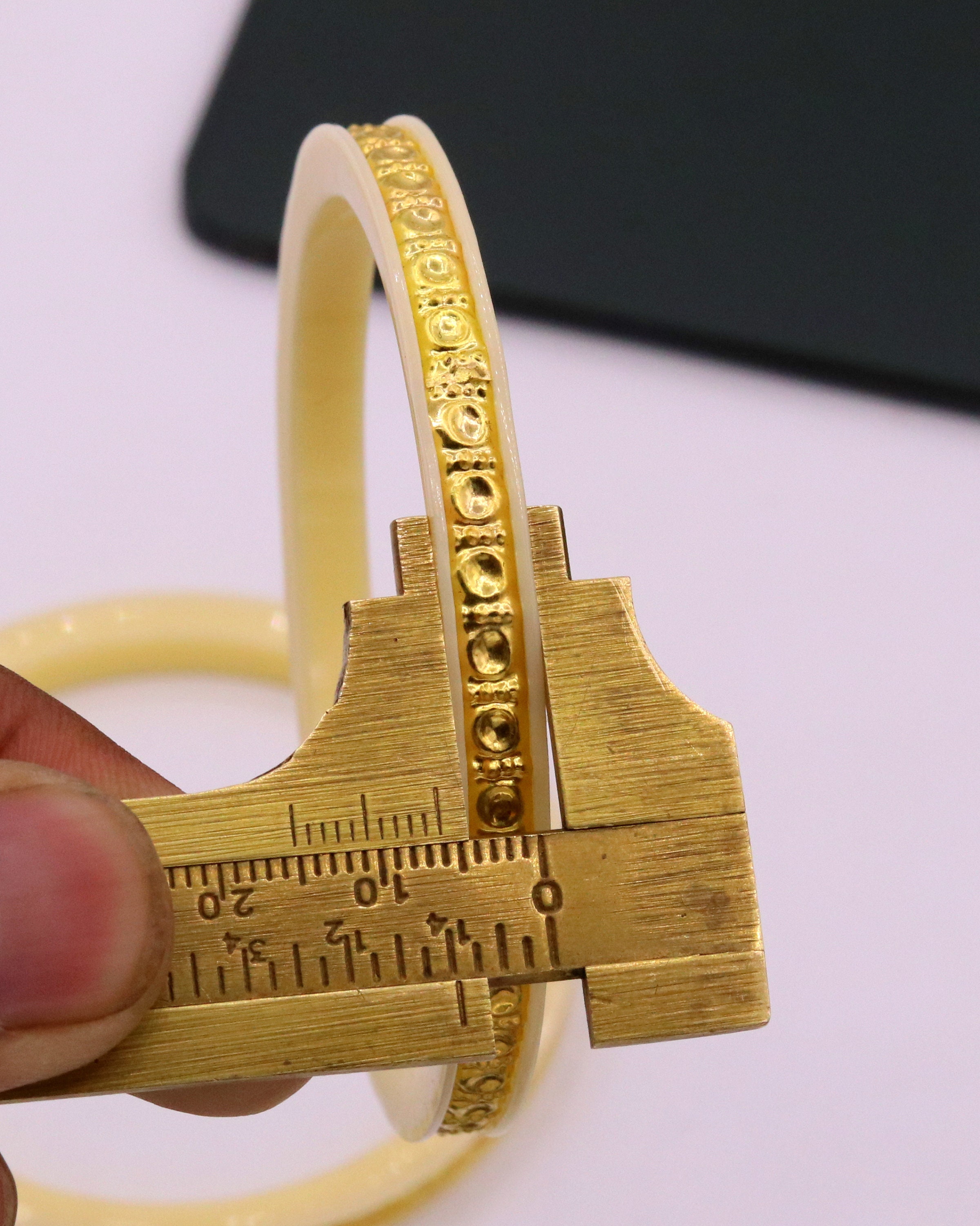 22karat Yellow Gold Handmade Vintage Antique Design Tussi Pattern