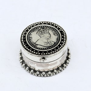 925 sterling silver Stunning George V king Emperor coin design trinket box, kajal eyeliner box, Sindur box brides gift silver box stb746