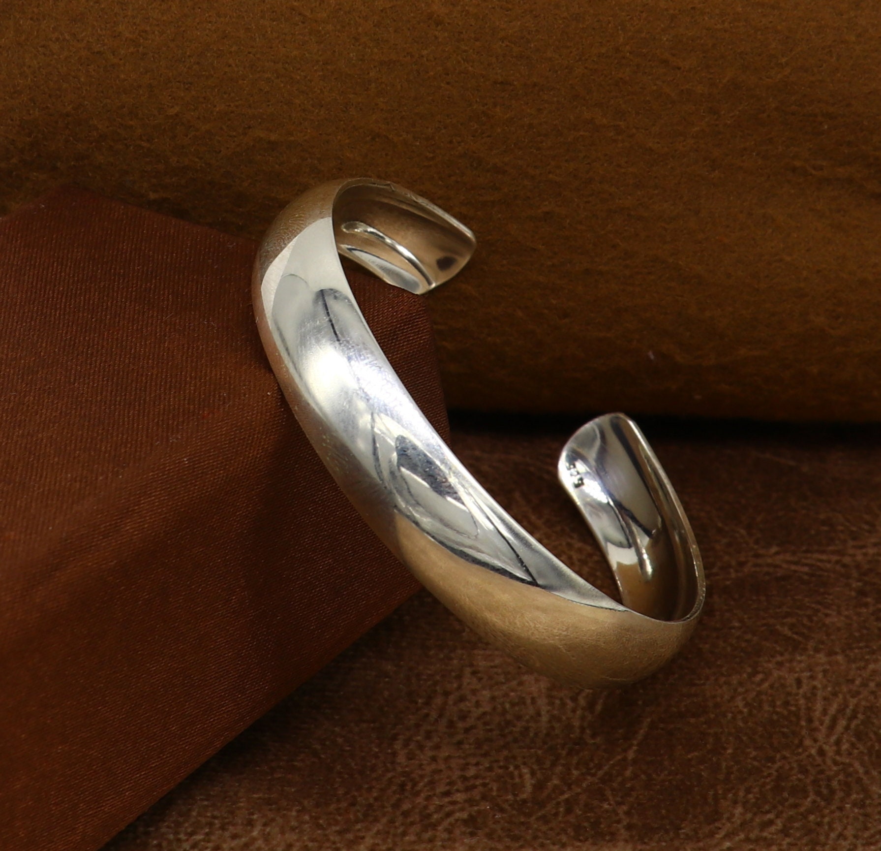 925 Sterling Silver Adjustable Bangle Bracelet Gorgeous 925 Sterling Silver Adjustable Bangle Bracelet Gorgeous