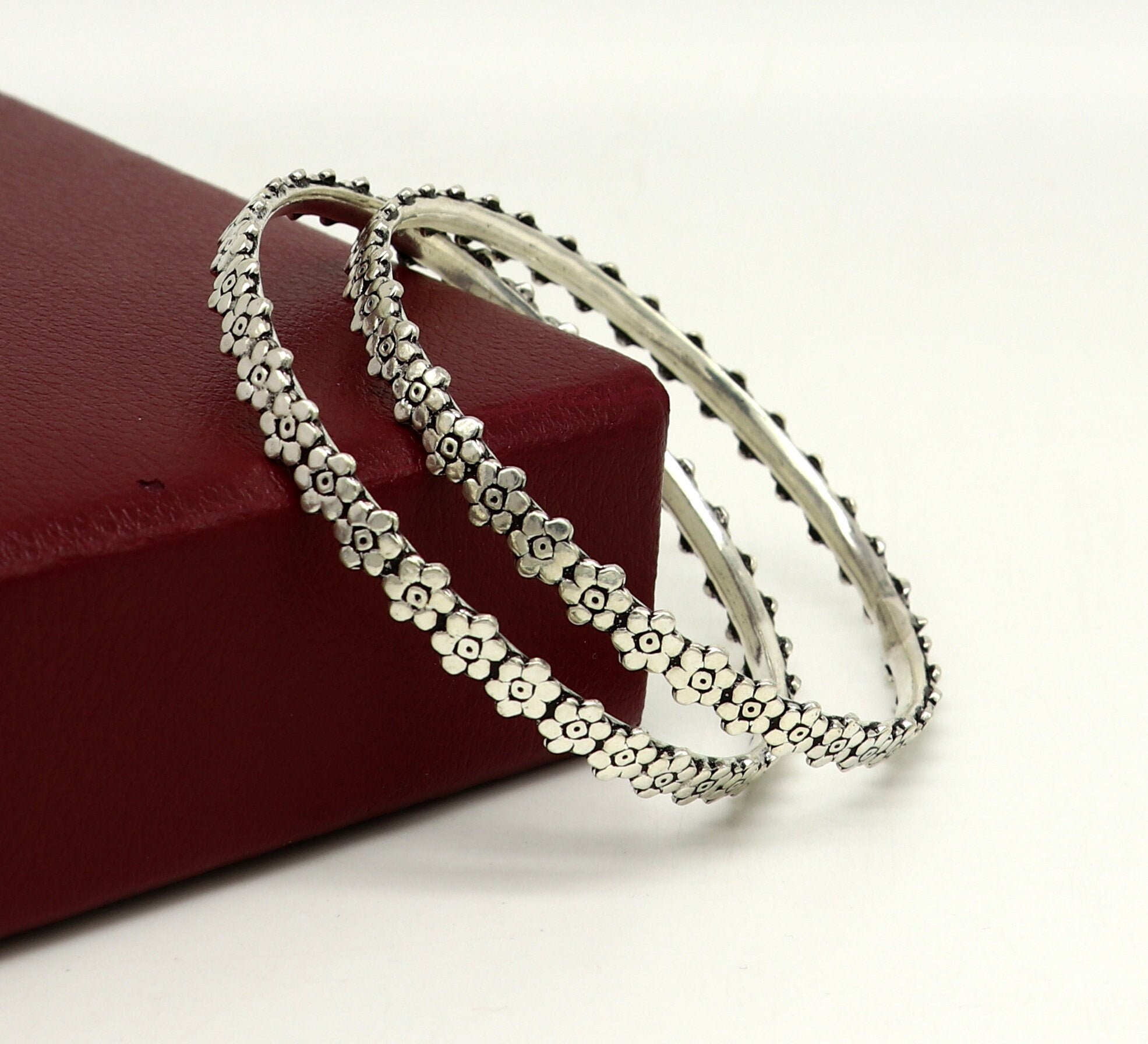 Vintage Floral Design Handmade 925 Sterling Silver Bangle