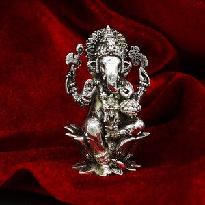925 Sterling silver Lord Ganesh Idol, Pooja Articles, Silver Idols Figurine, handcrafted Lord Ganesh statue sculpture Diwali puja gift su213