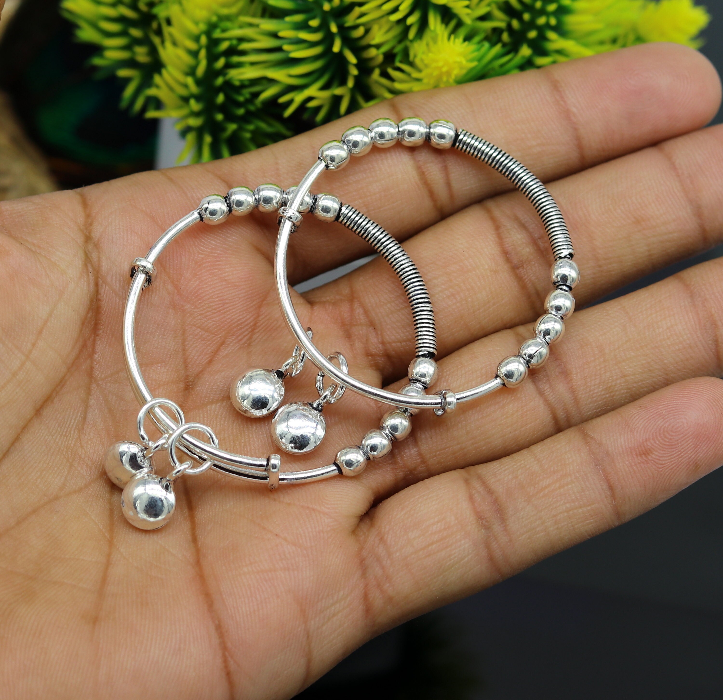 Medina Bees Expandable Silver Charm Bracelet Adjustable Wire Bangle Handmade MHS Graduation Gift Trendy