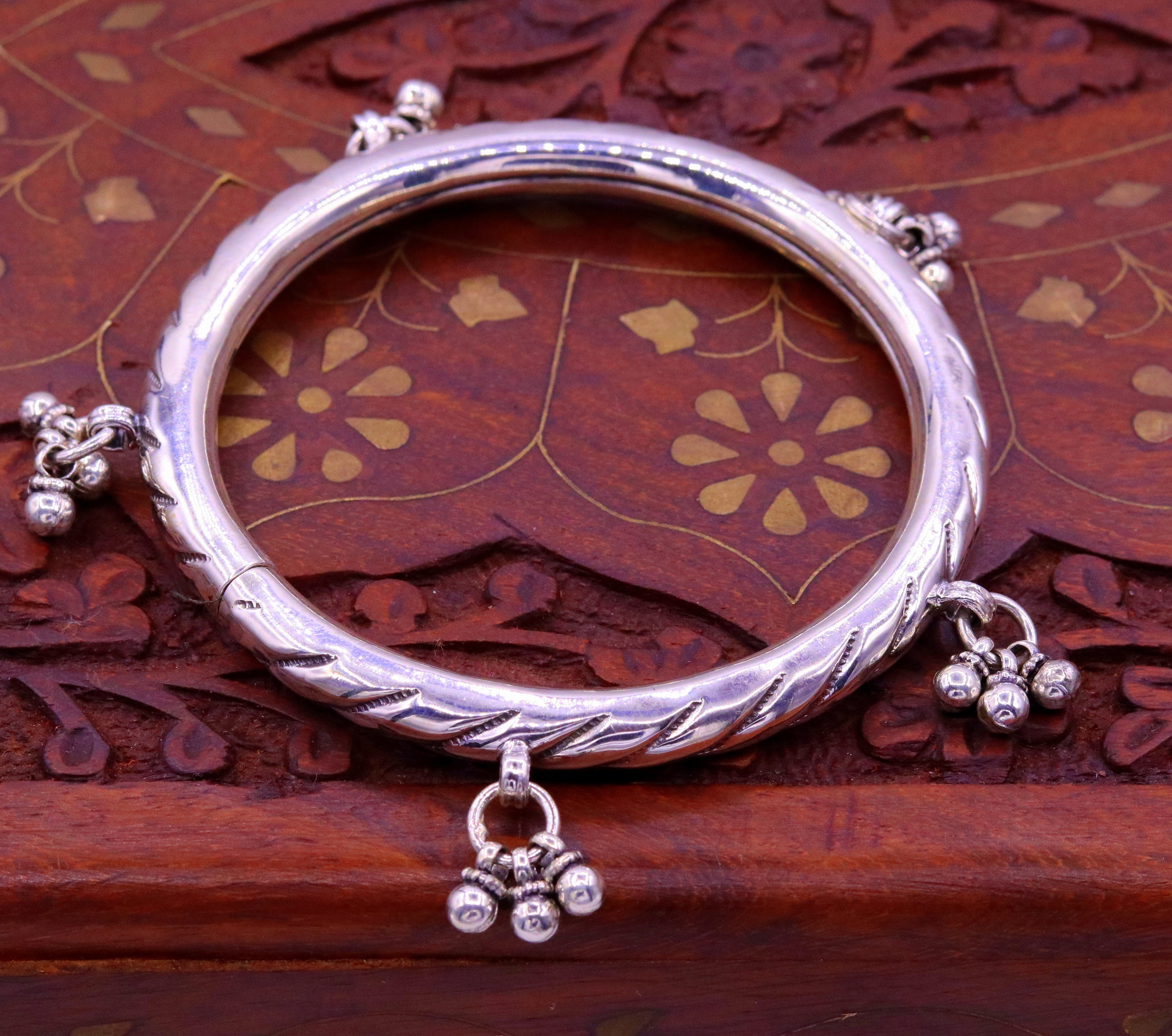 カラテ vintage jewelry silver925 bangle Vintage Native American TAHE Sterling Silver Bangle Bracelet