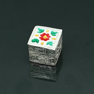 Vintage style 925 sterling silver handmade gorgeous square shape small trinket kajal box, casket box, container box, silver article stb359