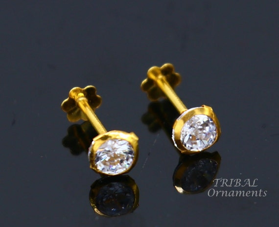 Louis Vuitton LV Gram Earrings Gold Metal & Zircon