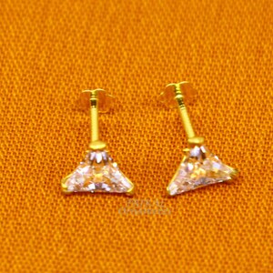 5mm 18kt yellow gold handmade single stone Triangle shape stud earring cartilage earring customized unisex screw back stud jewelry er148
