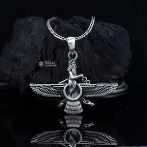 Colar com pingente feito à mão Faravahar Ahura Mazda de prata esterlina 925, joias masculinas de prata da Pérsia Antiga, presente masculino de mitologia nsp866