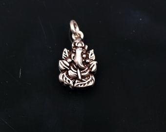 925 Sterling silver handmade Lord Ganesha tiny pendant fabulous pendant unisex small pendant jewelry nsp151