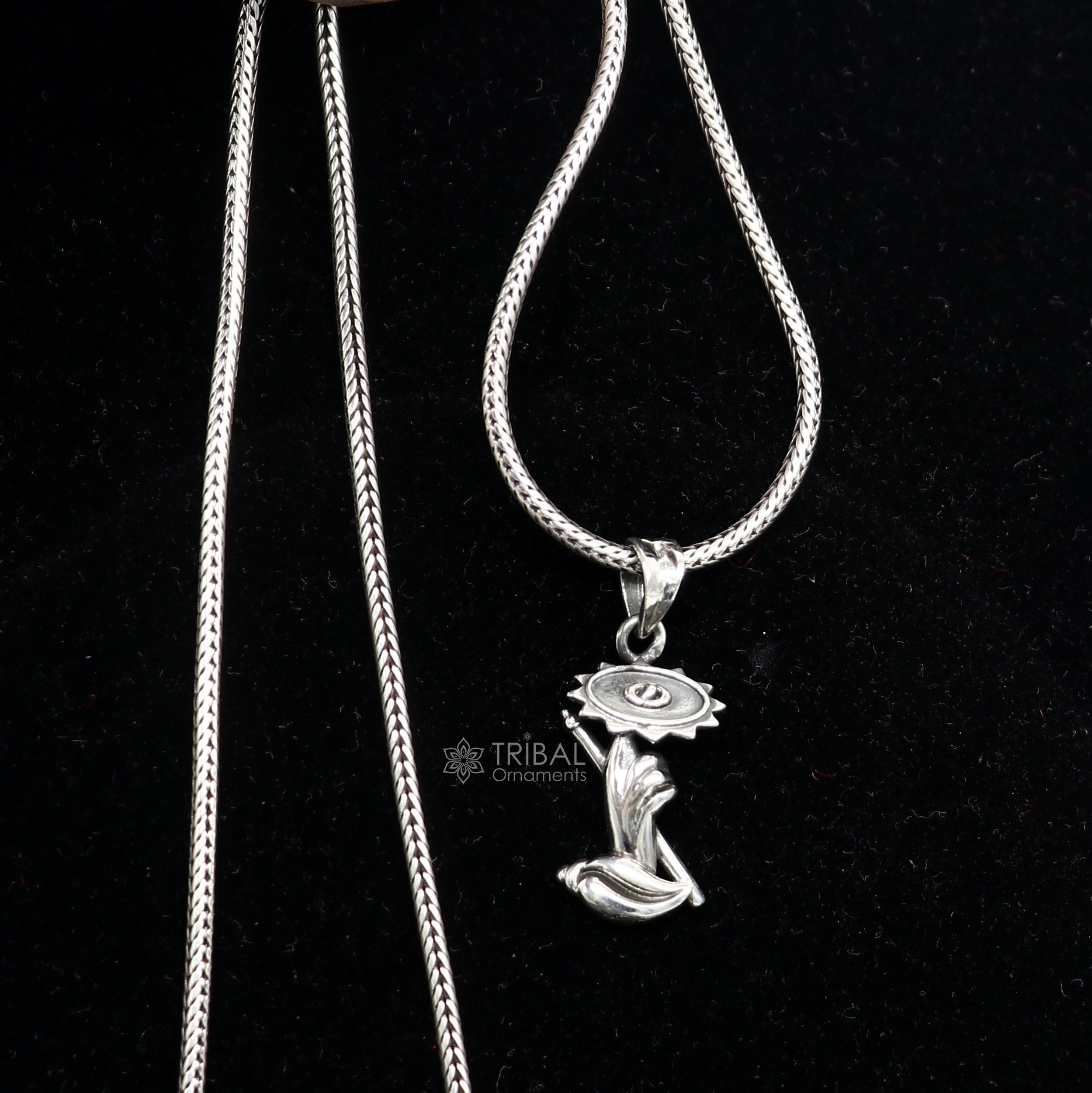 925スターリングシルバーの神聖なクリシュナ神スダルシャンチャクラ