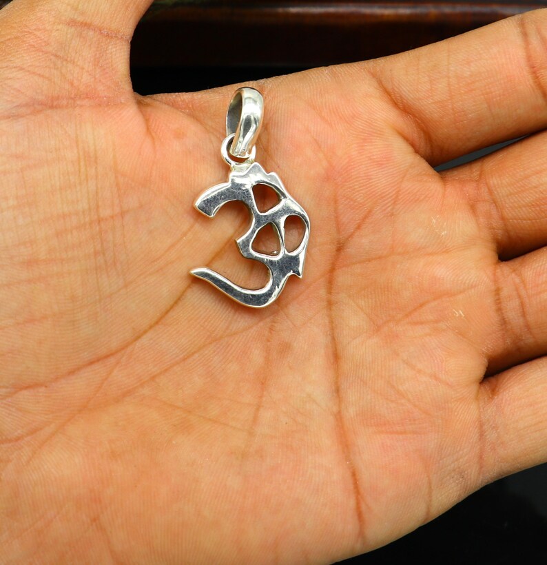 fabulous shiny customized pendant 925 fine pure silver Aum pendant best gifting vintage ethnic style pendant necklace ssp415