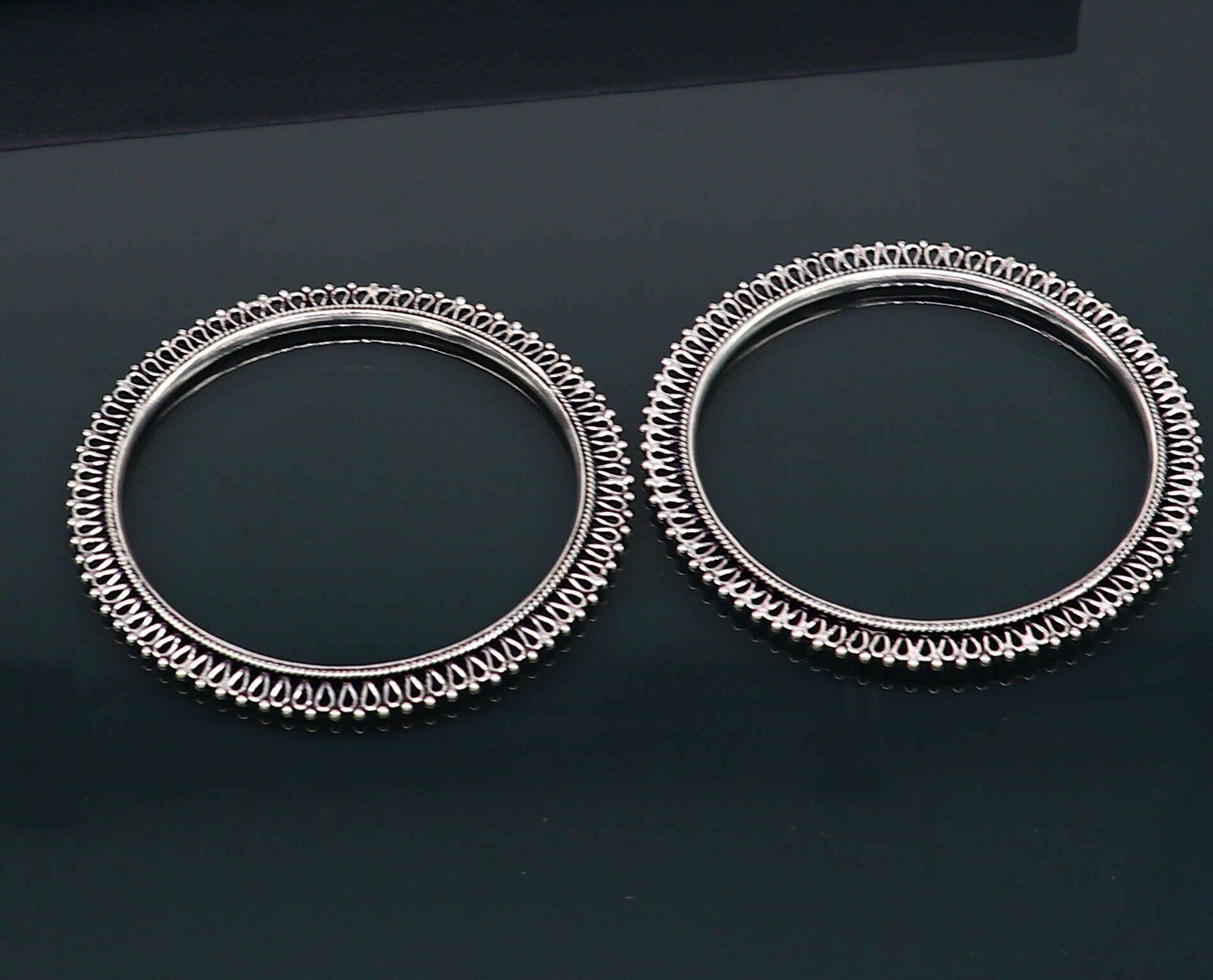 925 Sterling Silver Handmade Gorgeous Bangle Bracelet 925 Sterling Silver Handmade Gorgeous Bangle Bracelet