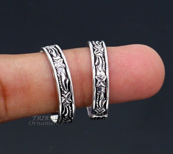 Platinum thumb hotsell ring