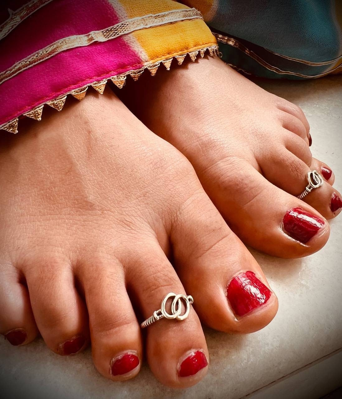 Beautiful store toe rings