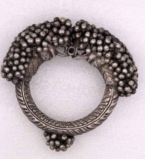 Bracelet Ancien Rare - Doré Et Bleu, Pâte De Verre Ovale, Longueur 19-20 Cm