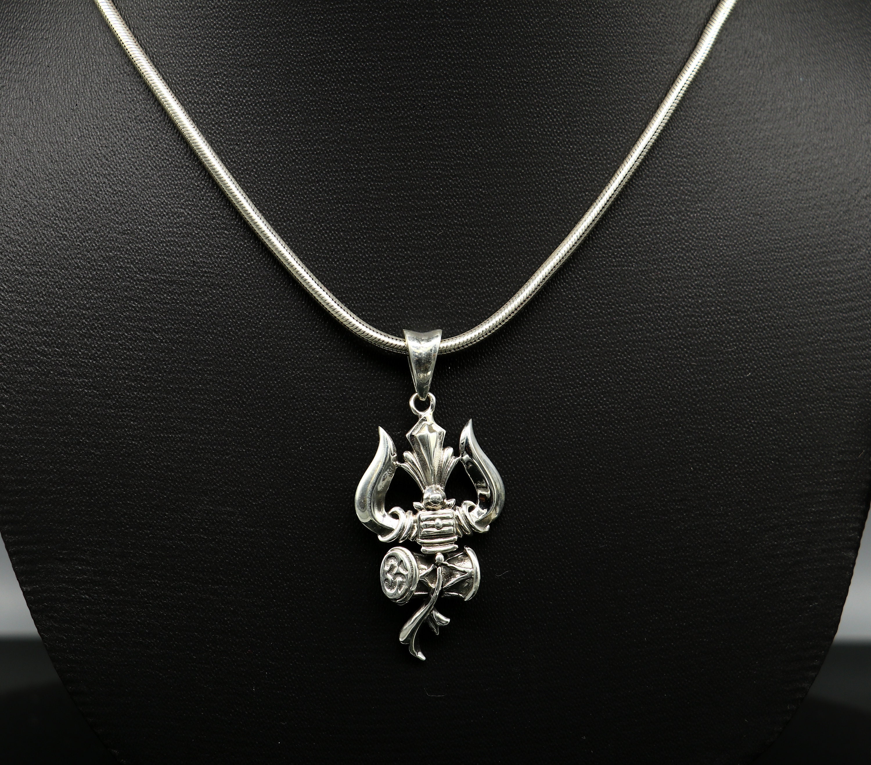 925 Sterling Silver Hindu Idol Lord Shiva Trident Pendant Amazing