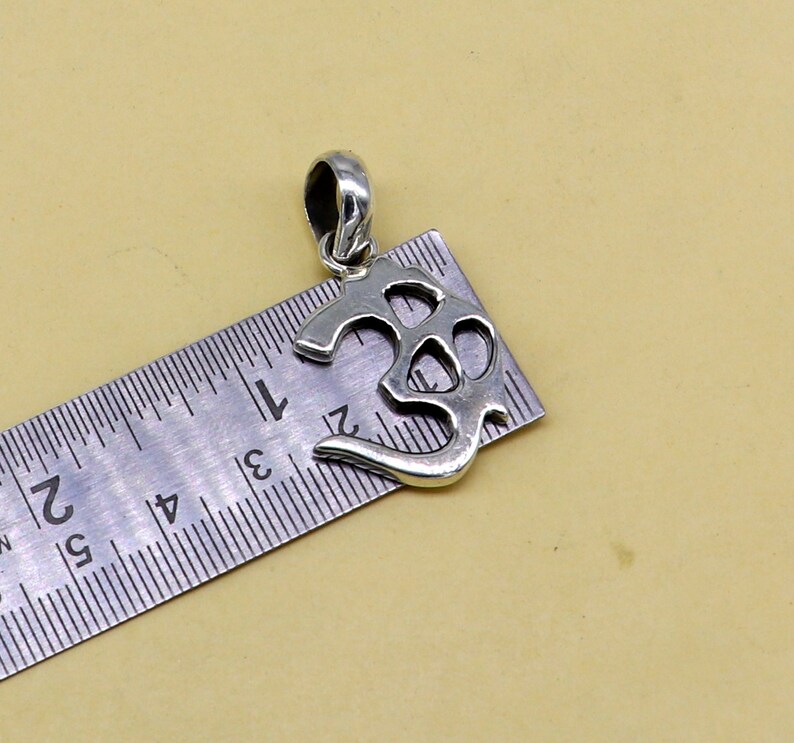 fabulous shiny customized pendant 925 fine pure silver Aum pendant best gifting vintage ethnic style pendant necklace ssp415
