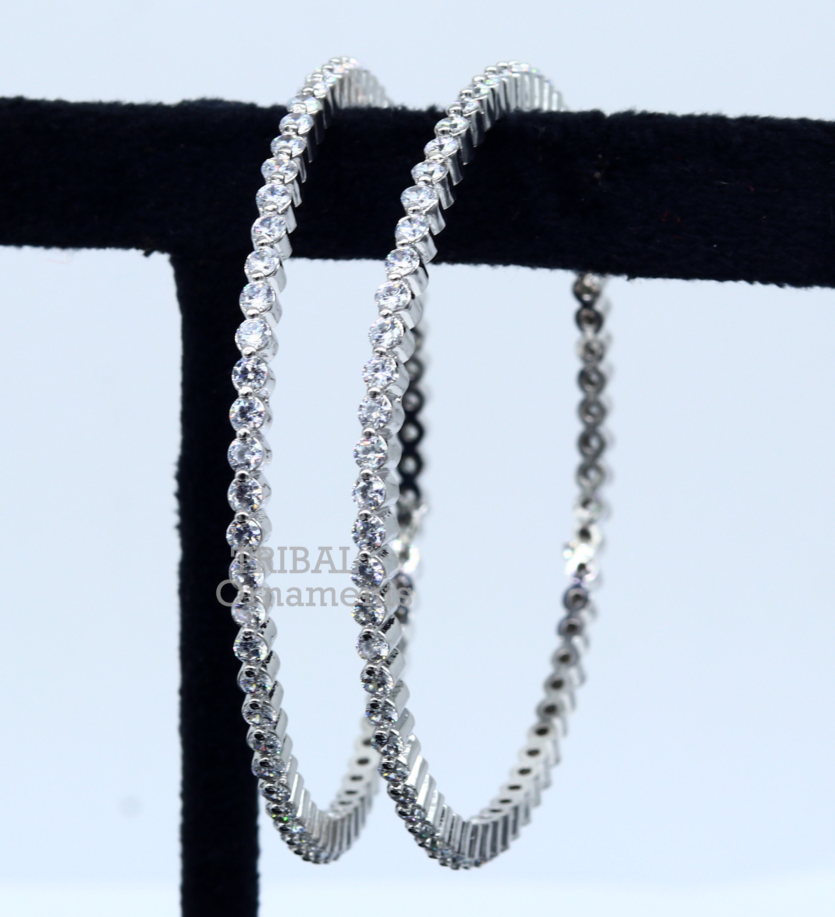 925 Sterling Silver Handmade Gorgeous Cubic Zircon Bangle 925 Sterling Silver Handmade Gorgeous Cubic Zircon Bangle