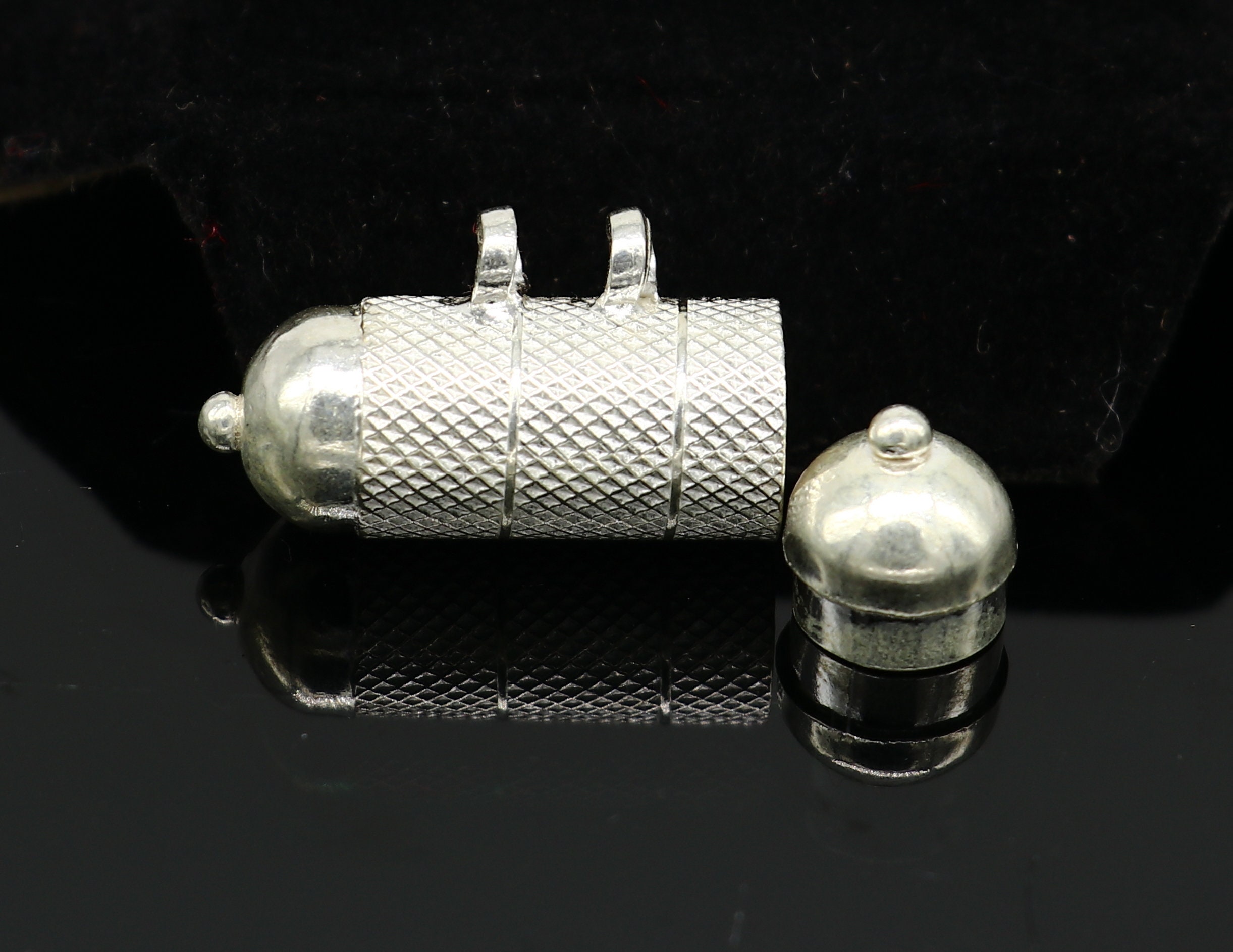 925 Sterling Silver Handmade Gorgeous Round Shape Handmade