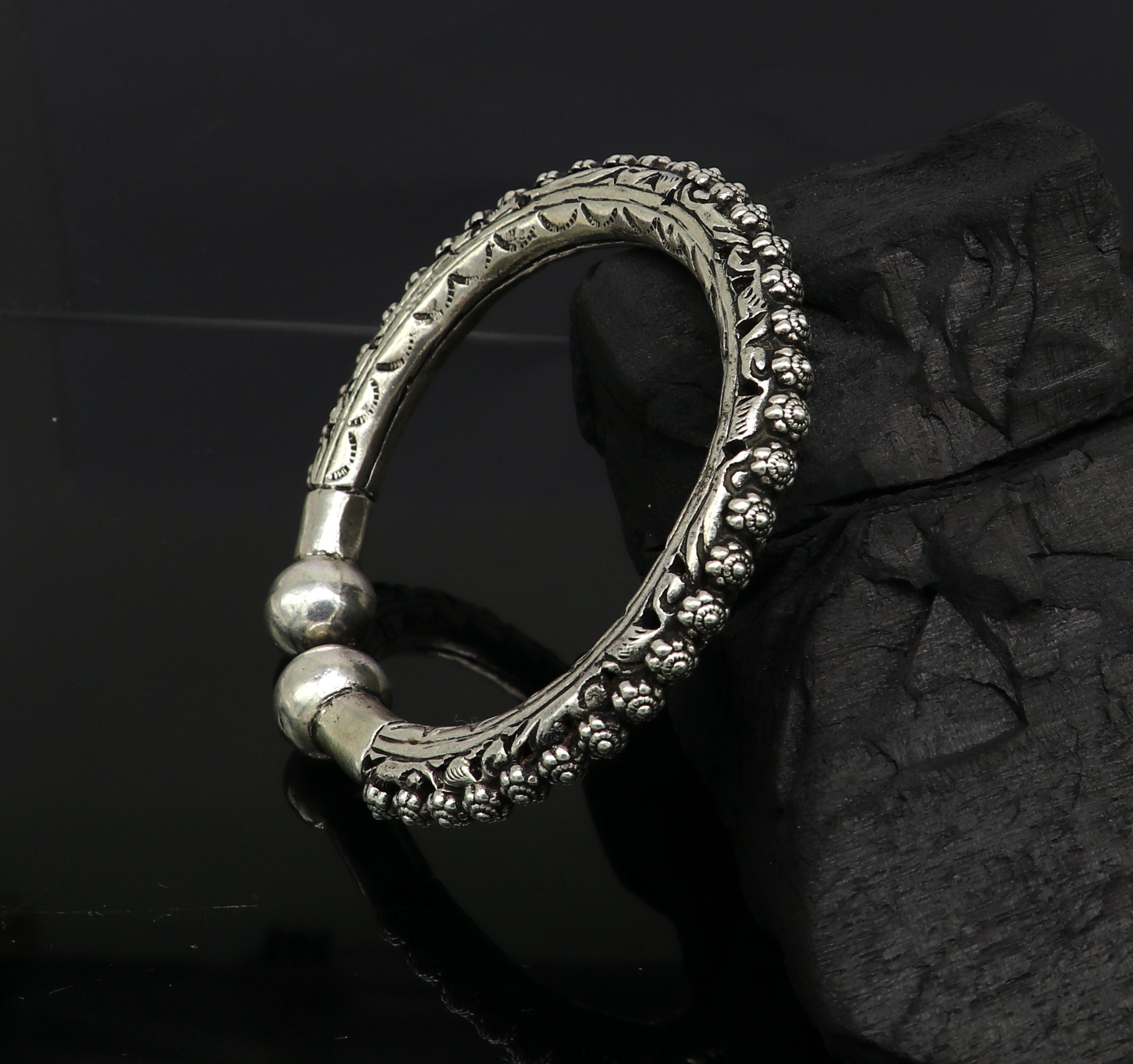 アクセサリー Indian Jewelry Stamp work Silver Bangle アクセサリー Indian Jewelry Stamp work Silver Bangle VINTAGE