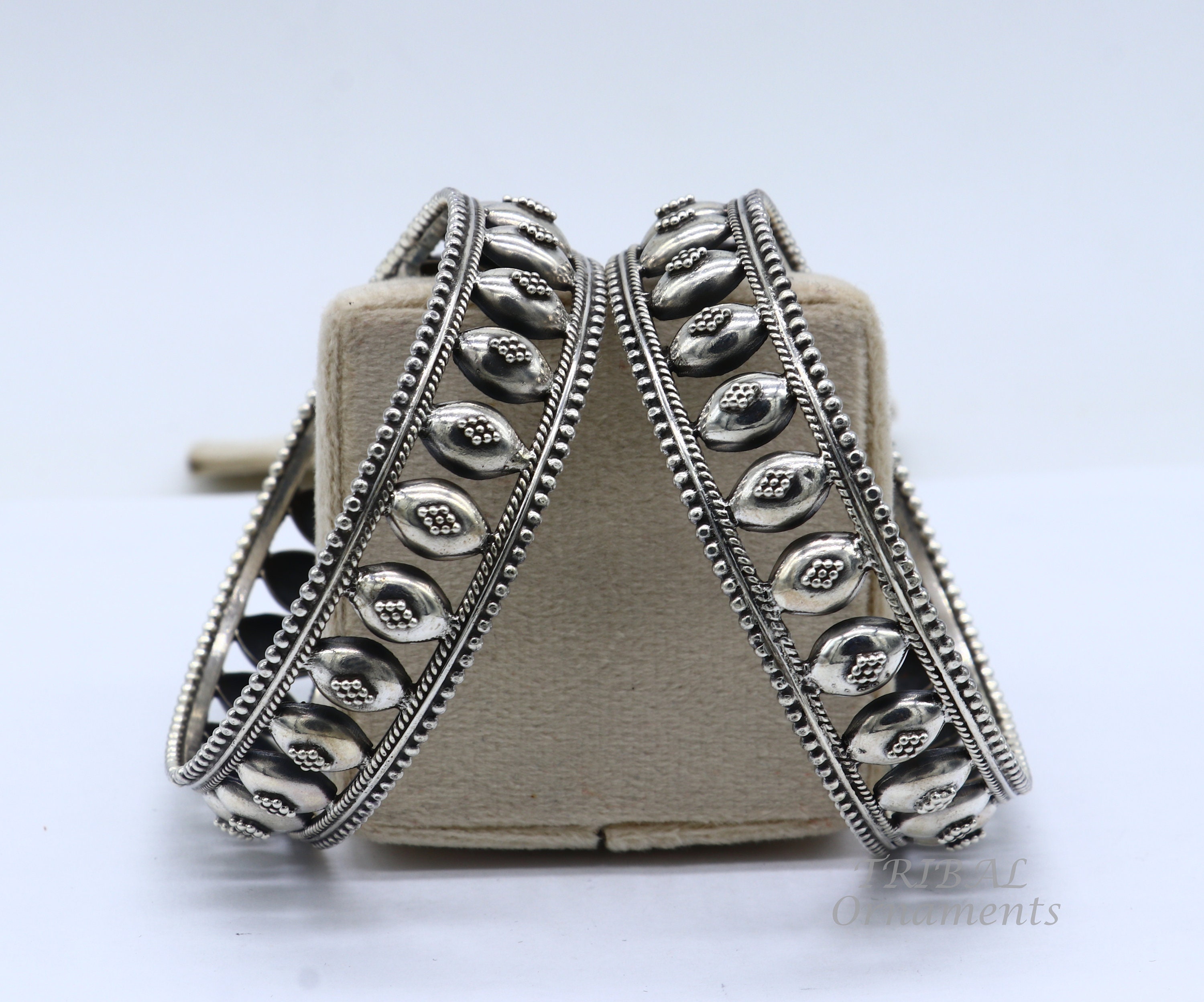 925 Sterling Silver Handmade Gorgeous Vintage Floral Design Bangle