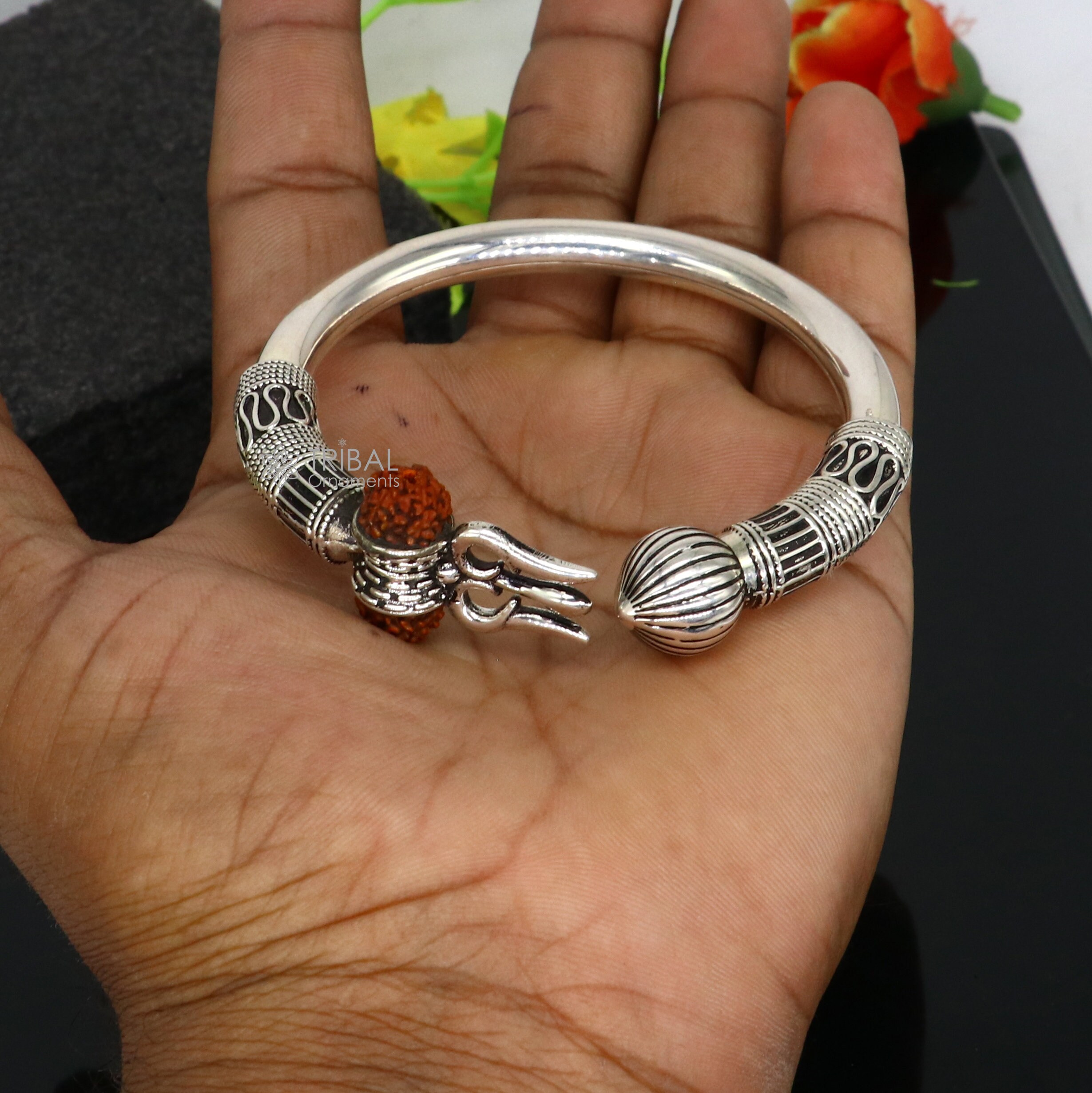 A Short History of Zuni Jewelry – Indian Traders (L7
