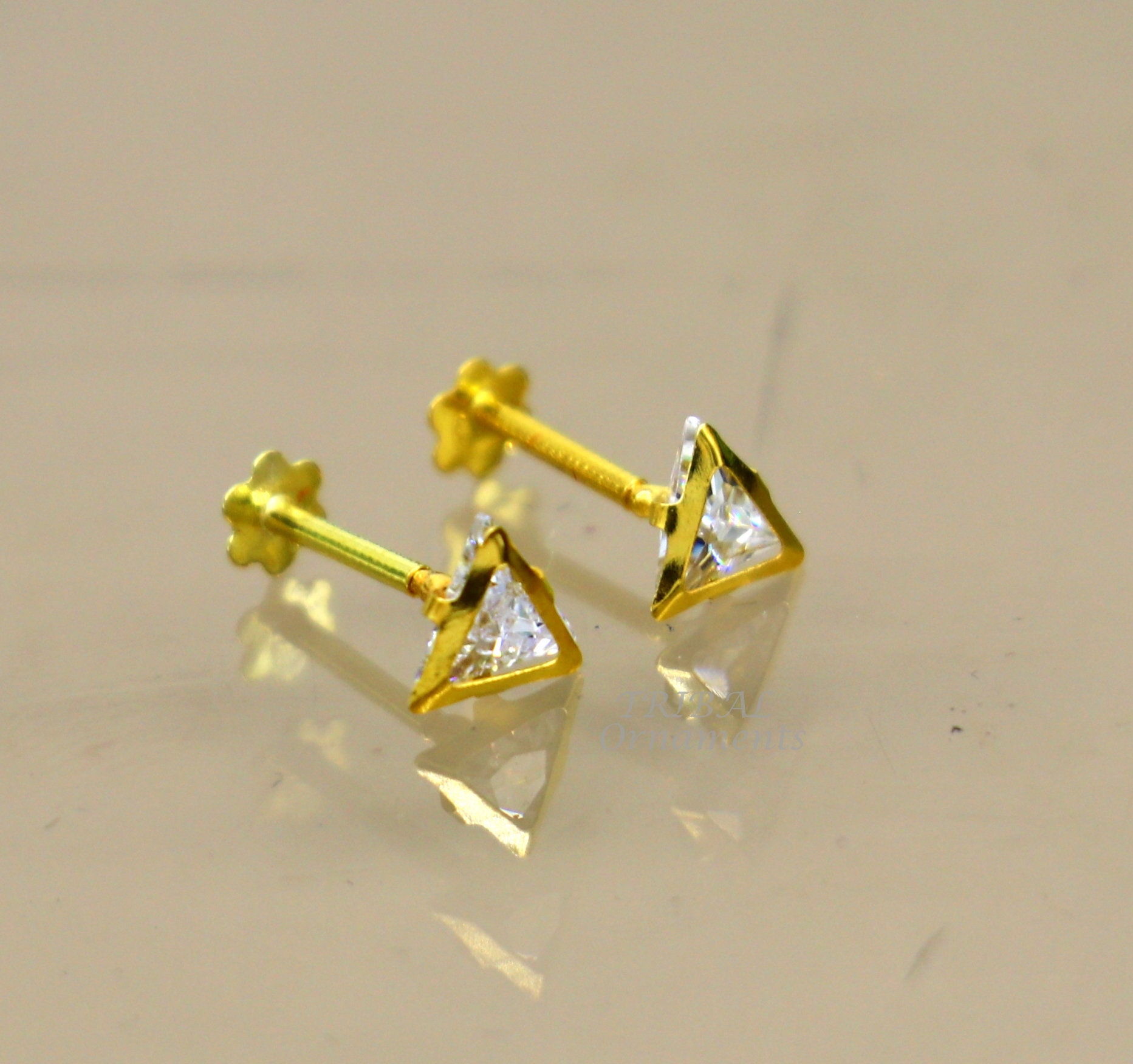 4mm 18kt Yellow Gold Handmade Single Stone Triangle Shape Stud