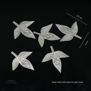 2.5 cm シヴァ神ベルパトラ 純銀製ハンドメイドの純ベルバパトラ、シヴァ崇拝/プージャ用品、プージャ用のベルの木の葉 su600