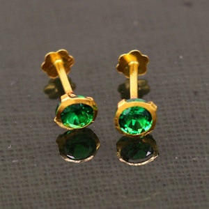 4mm 18k yellow gold handmade fabulous green cubic zircon stone excellent antique vintage design stud earrings pair unisex jewelry er113