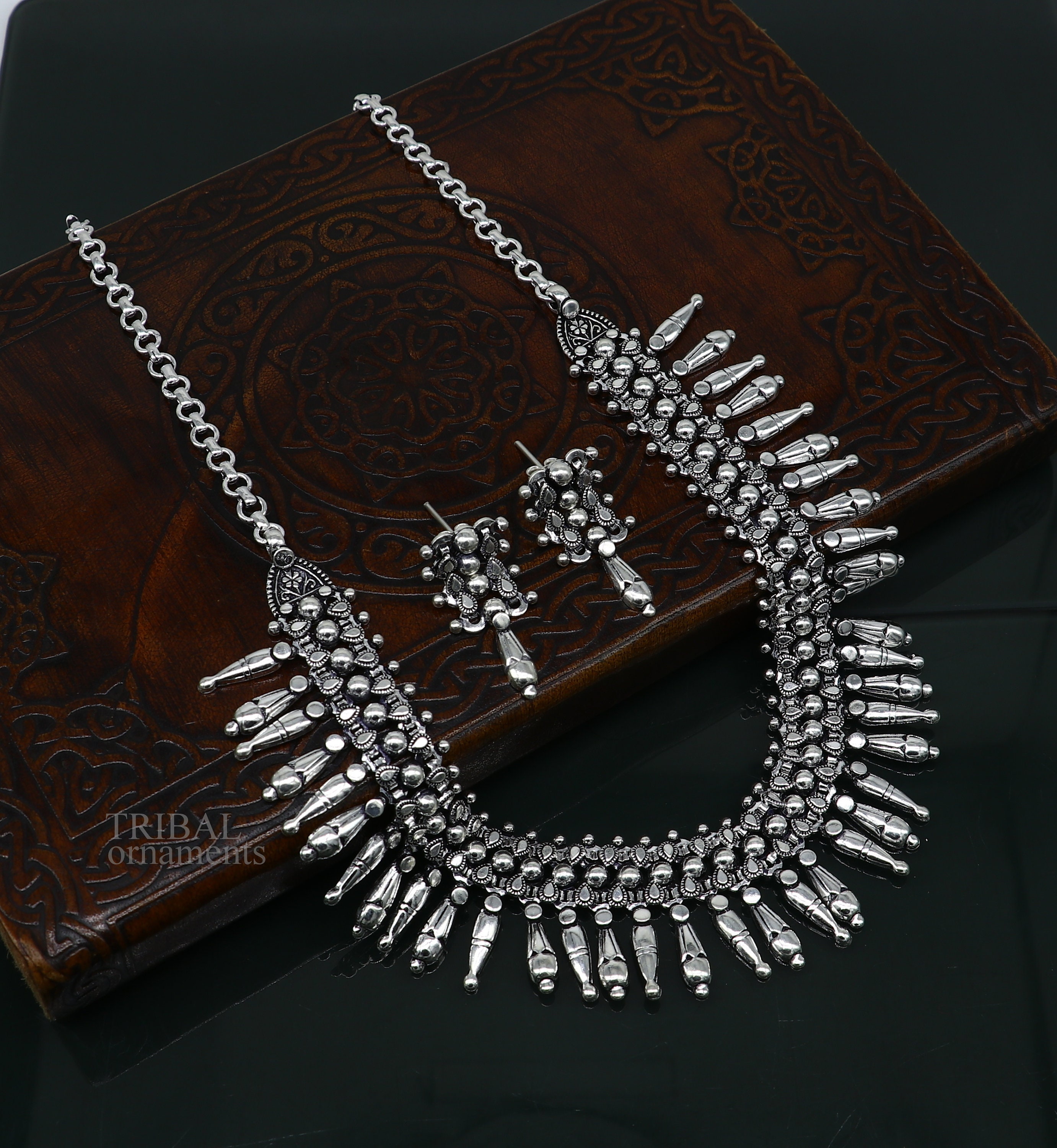 925 Sterling Silver Handcrafted Vintage Design Ethnic 925 Sterling Silver Handcrafted Vintage Design Ethnic