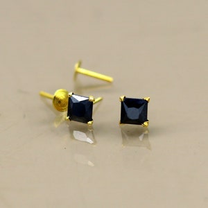 4mm 18kt yellow gold handmade single black stone stud earring, excellent light weight daily use customized gifting unisex jewelry er106