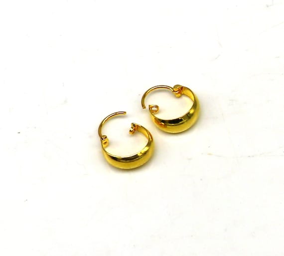 3MM OR 4mm single Green stone 18kt yellow gold handmade square shape  fabulous screw back stud earring or nose pin unisex jewelry er121 | TRIBAL  ORNAMENTS