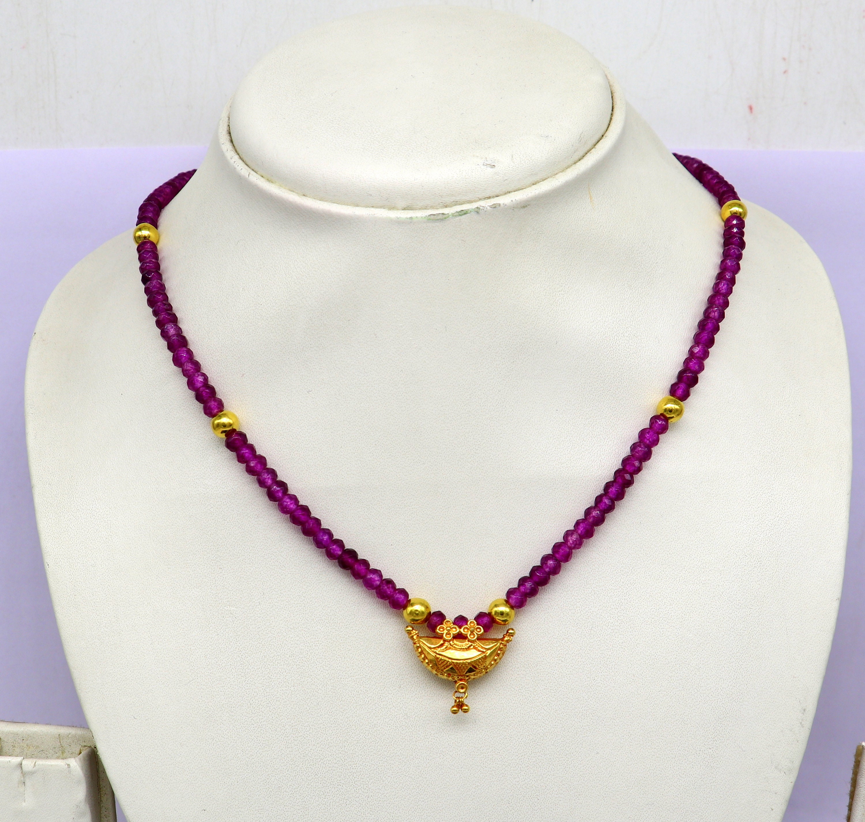 Beads chain with gold pendant deals