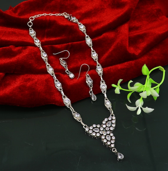 Stylish 2024 necklace set