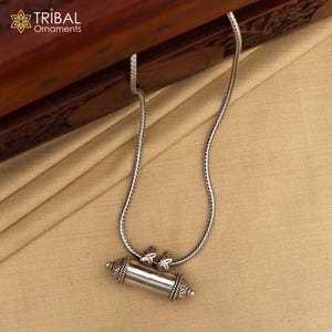 Colgante de amuleto vintage personalizado hecho a mano en plata de ley 925, colgante de caja, colgante de contenedor, caja de mantra, tabiz de plata nsp851