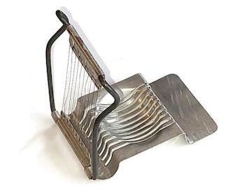 Retro Metal Wire Egg Slicer - Vintage Kitchen Utensil Tool for Cutting & Slicing - Aluminum Cookware