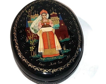 Vintage Fedoskino Russian Lacquer Jewelry Box - Hand-Painted Folk Art Oval Design with Hinged Lid