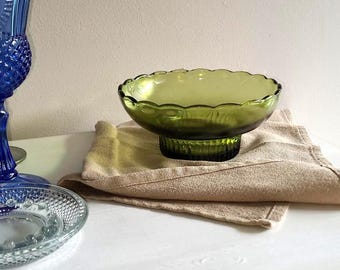 1963 E.O. Brody Emerald Green Glass Bowl: Vintage Scalloped Rim Centerpiece, USA Made