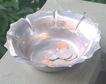 Small Pewter Bowl Trinket and/or Ring Tray, 5.5" in Diameter and 2" Tall in Nice  Condition - FREE SHIPPING
